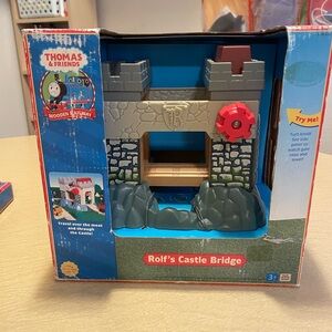 Thomas and friends Ralf’s castle and bridge